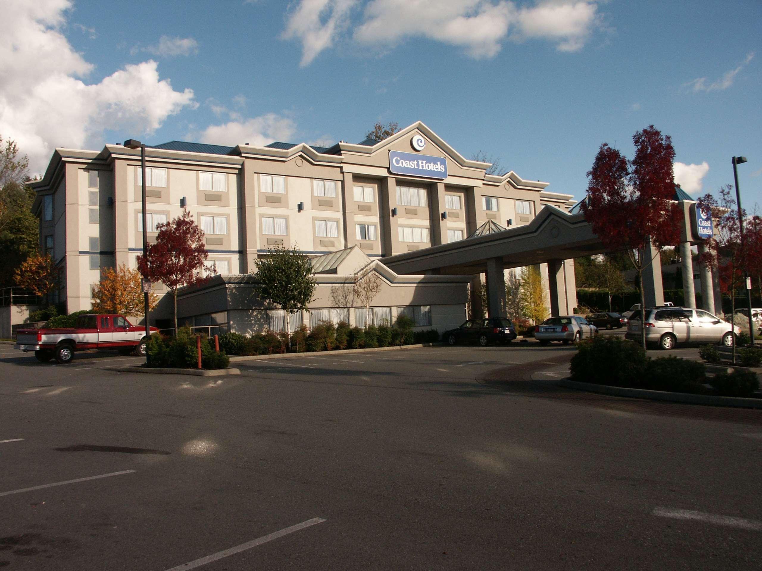 Coast Abbotsford Hotel & Suites Exterior photo