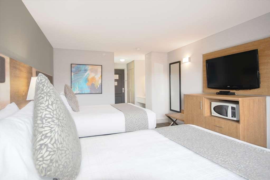 Coast Abbotsford Hotel & Suites Room photo
