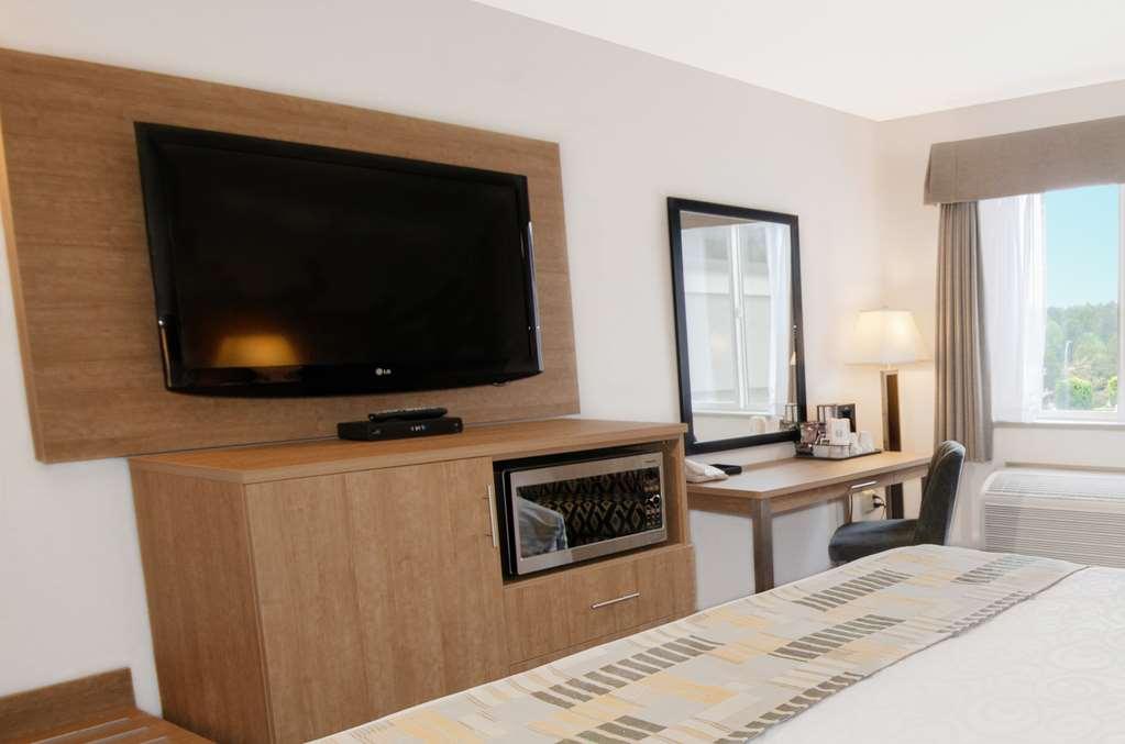 Coast Abbotsford Hotel & Suites Room photo